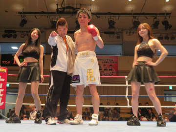 山下雄玄 激闘制して涙のプロ初勝利 「トレーナーの方、ジムのみなさんのおかげです」