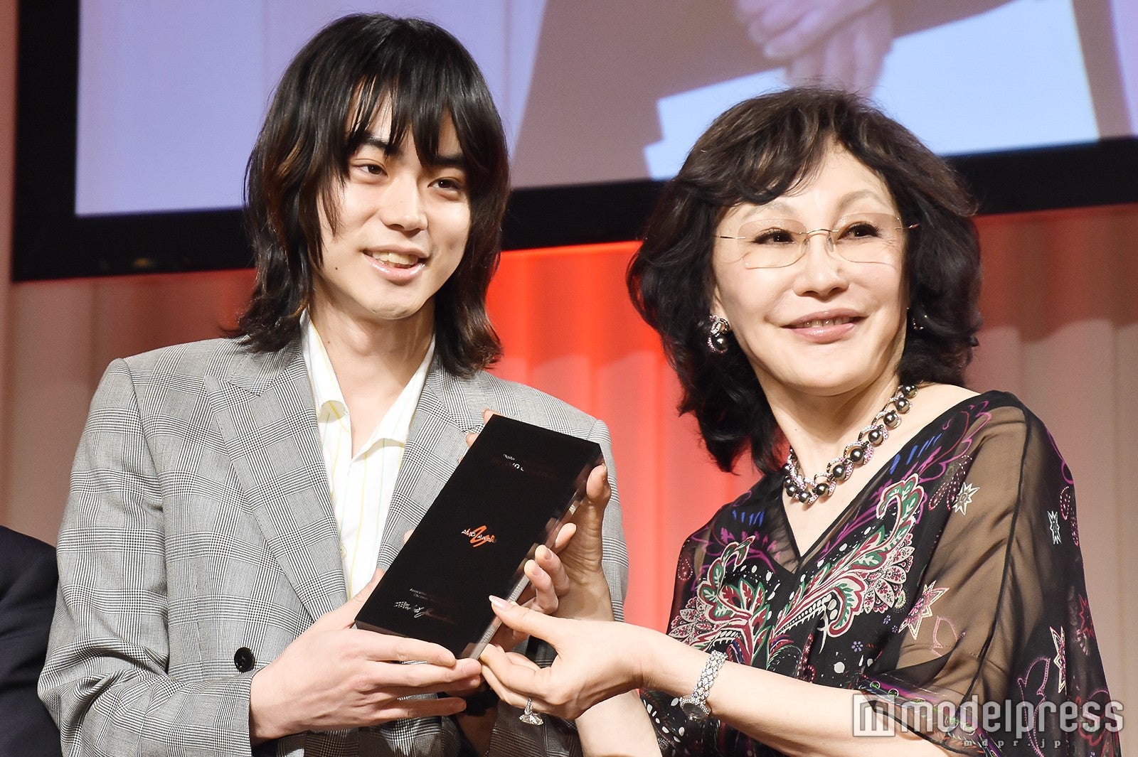 菅田将暉（左） （C）モデルプレス