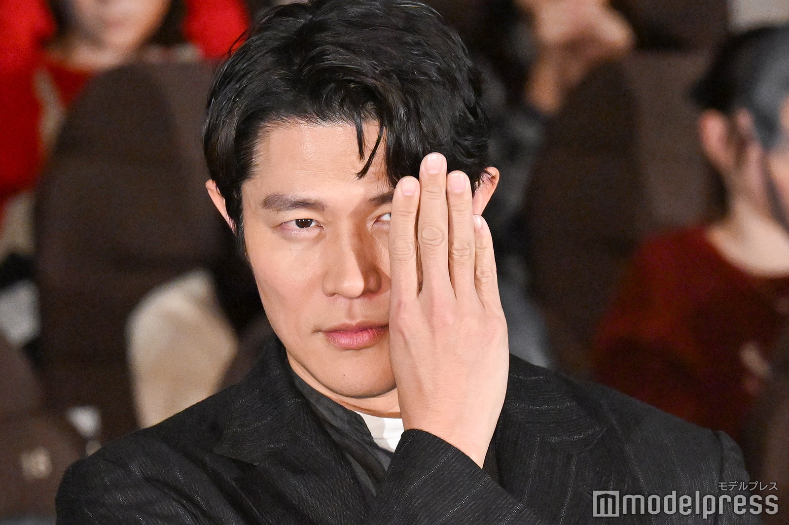 鈴木亮平、もしリブートできるなら？共演俳優は永瀬廉と回答「キャーキャー言われたい」