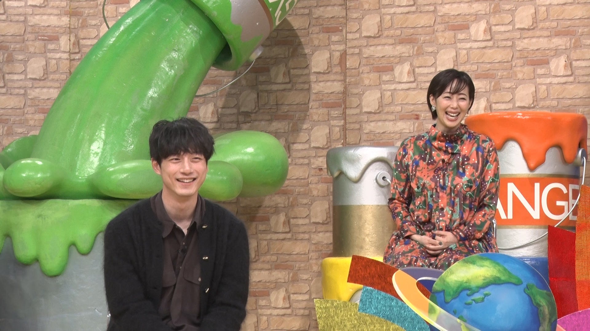 坂口健太郎、井上和香 （C）日本テレビ