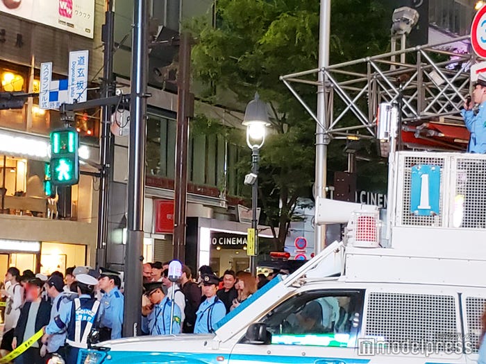 DJポリス/ワールドカップ日本VSコロンビア戦後の渋谷駅前 (C)モデルプレス