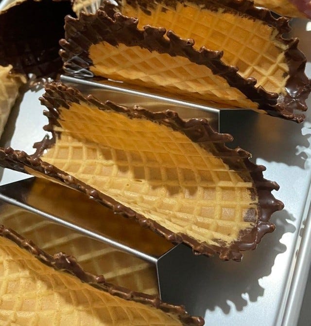 【大阪】ジェラートが5つも入ってる…！絶対食べておきたい「絶品ワッフルサンド」