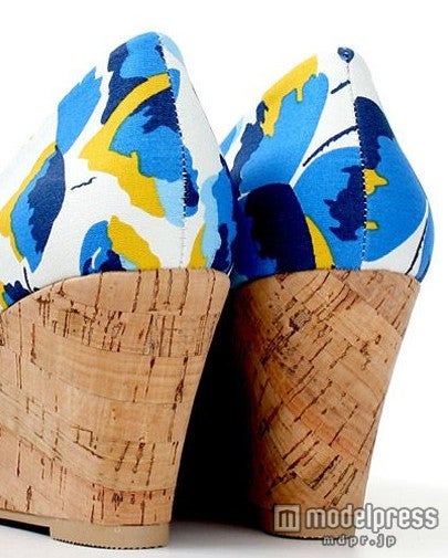 コルクウェッジフラワーパンプス 「RANDA」7,452円（税込）