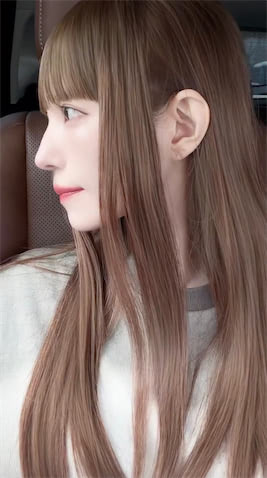益若つばさ、ぱっつん前髪×ロングヘアの美しい横顔に絶賛の声「まじ綺麗な横顔」「顔面国宝級」