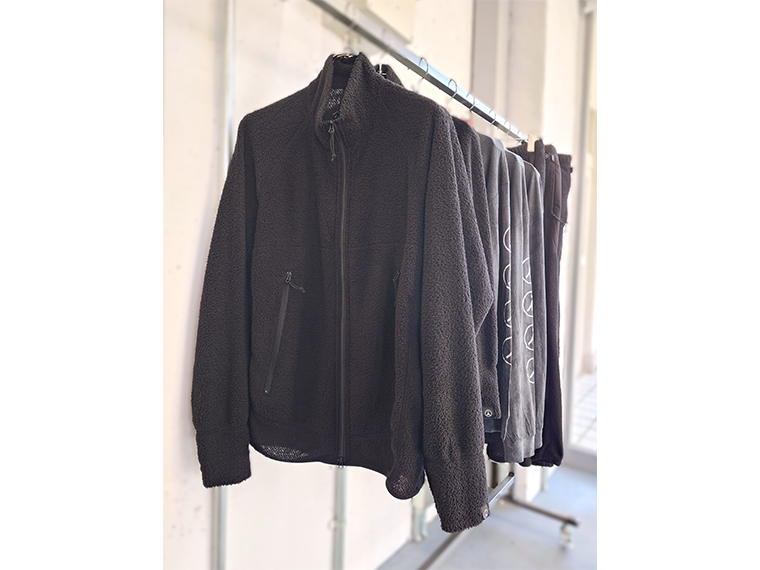 デザイナーの川瀬正輝と秋元舞子による「P.P.C.E.」 登山と街をつなぐ服