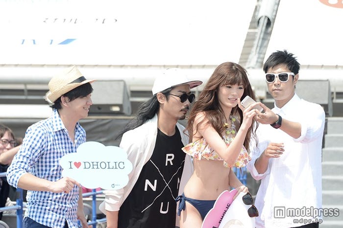 (左から)向井慧、菅良太郎、島袋聖南、尾形貴弘