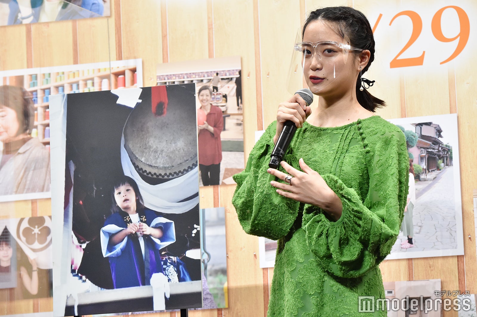 深川麻衣、前髪ぱっつんの幼少期写真公開 香里奈「かわいい」と絶賛＜おもいで写眞＞