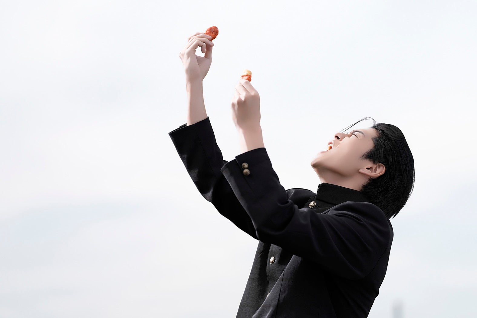眞栄田郷敦／CM「スパイシーチキンマックナゲット『ソース四天王』篇」メイキング（提供写真）