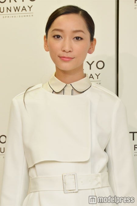 ＜速報＞杏、久々ファッションショーでクールビューティー発揮