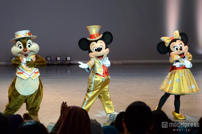 ミッキー、ミニーらが祝福