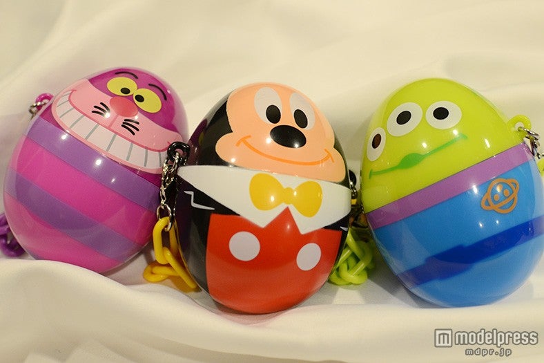 グミキャンディーorカラフルチョコレート、ミニスナックケース付き￥680