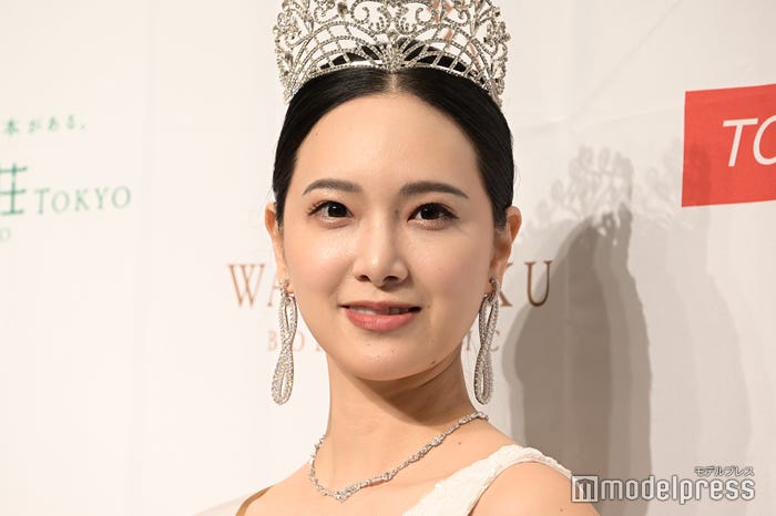小嶋栞さん (C)モデルプレス