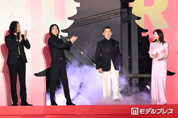 青木崇高、菅田将暉、本木雅弘、吉高由里子(C)モデルプレス