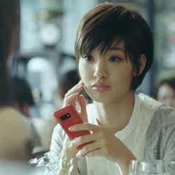 剛力彩芽/新CM「auスマートパス アプリ取り放題」篇より