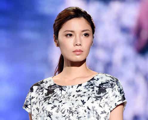 島袋聖南、夏先取りコーデで颯爽ランウェイ クールビューティーに観客魅了<神コレ2016S/S>