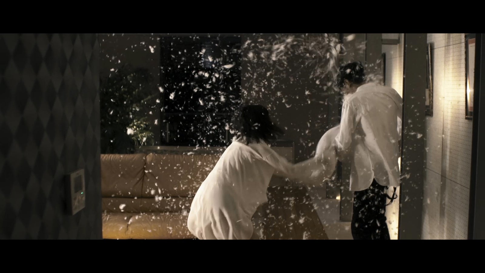 前田敦子／「Selfish」MVより