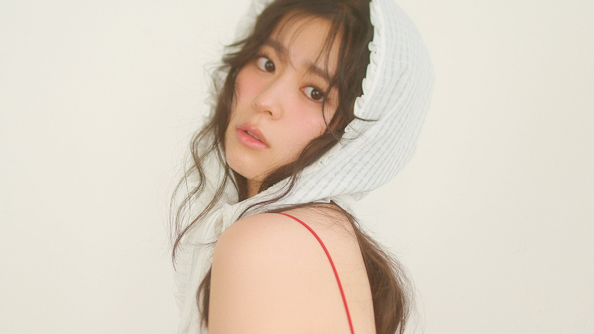 夏はもう目前！【超ときめき♡宣伝部・坂井仁香】がまとう華やかな「柄ビキニ」特集