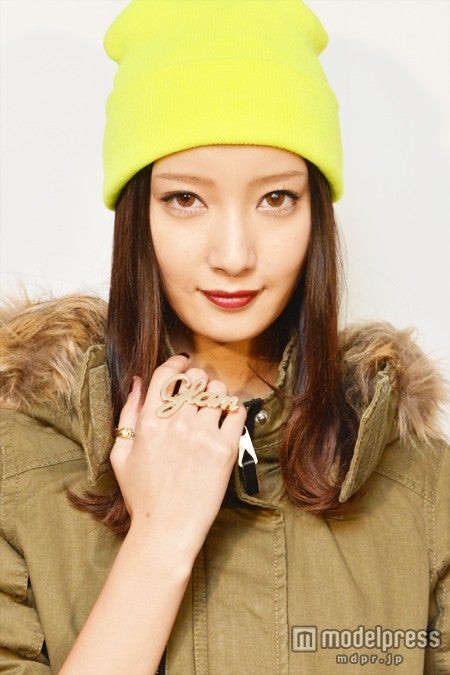 「GirlsAward 2013 AUTUMN／WINTER」のバックステージでモデルプレスのインタビューに応じた菜々緒