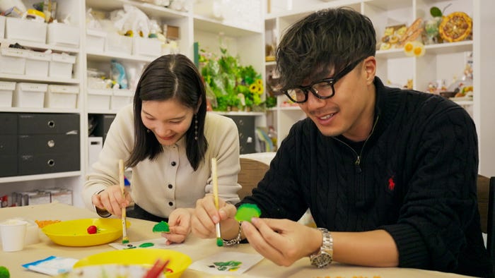 しおり、ヒロ『ラブ トランジット』シーズン3第2話(C)2025 Amazon Content Services LLC or its Affiliates.