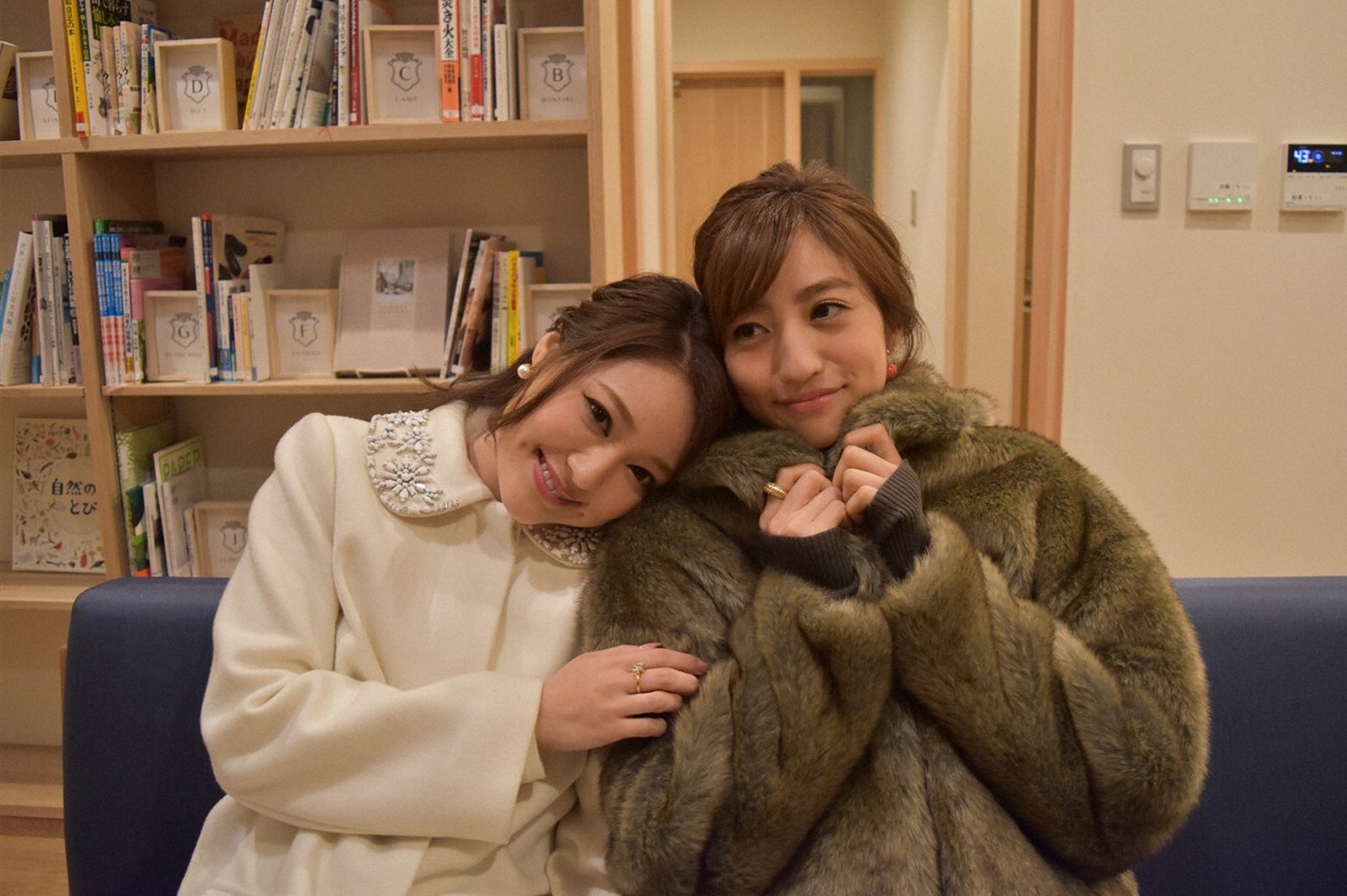 （左から）chay、堀田茜（C）TBS
