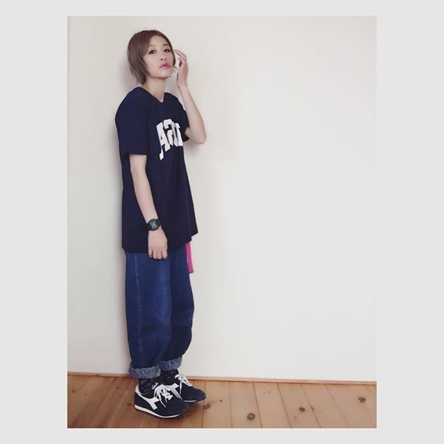 シンプルなtシャツで完成する夏のミニマリスト計画 モデルプレス シンプルなtシャツで完成する夏のミニマリスト計画 モデルプレス