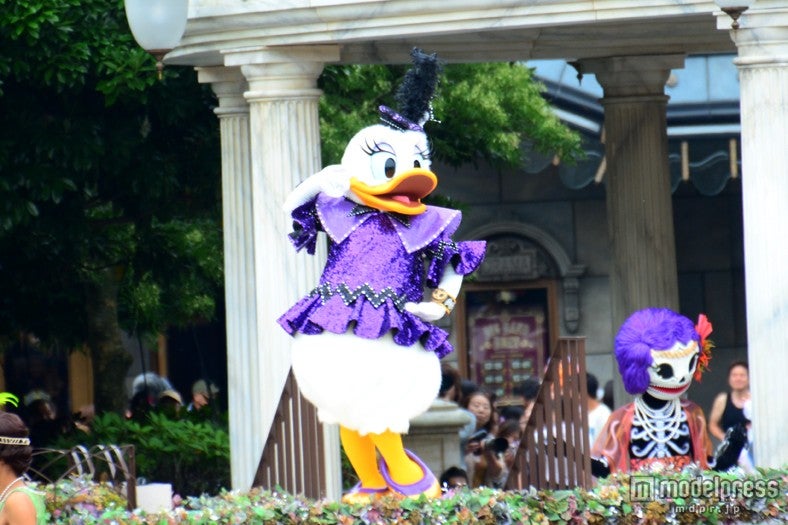 「ニューヨーク・ハロウィーン・フォリーズ」デイジー