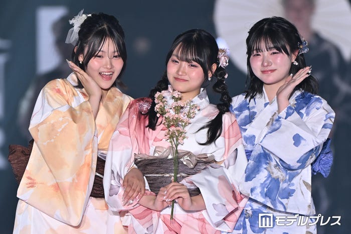 あこ、まこ、ろこ(C)モデルプレス