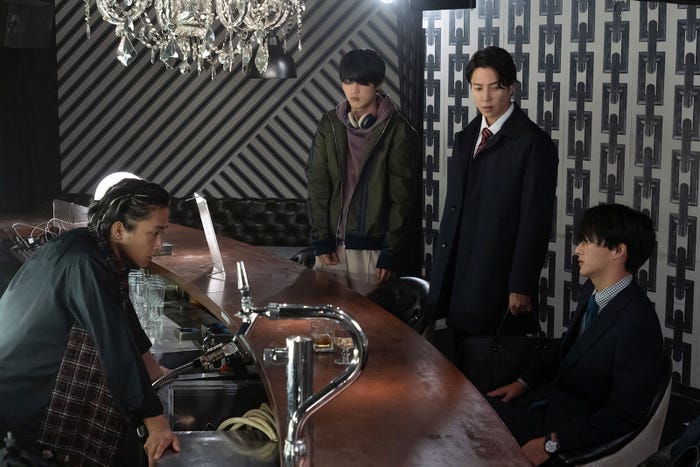 佐藤寛太、板垣瑞生、山下智久、伊藤あさひ「正直不動産2」第4話(C)NHK