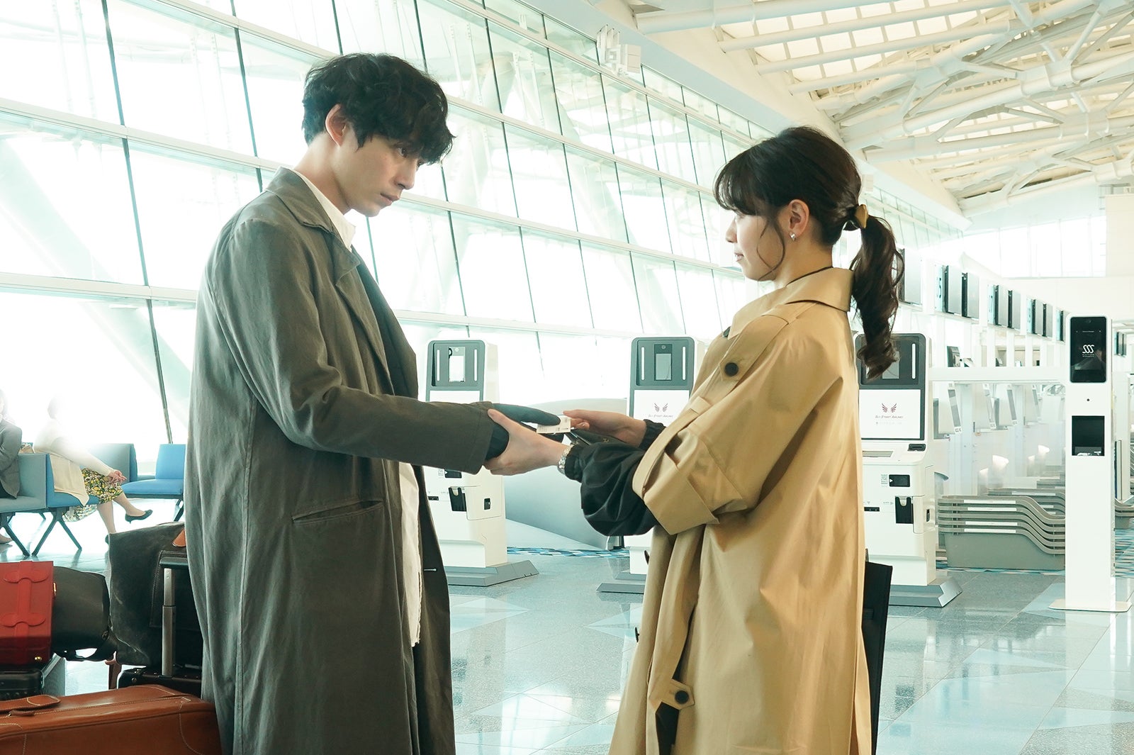 坂口健太郎、西野七瀬／「Dr.チョコレート」第1話より（C）日本テレビ