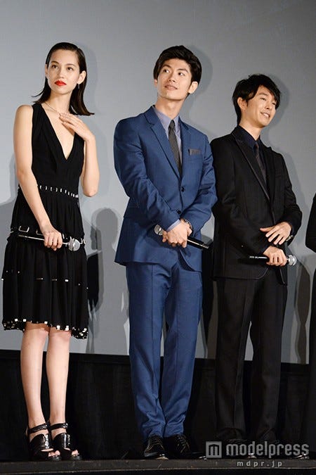 (左から)水原希子、三浦春馬、長谷川博己