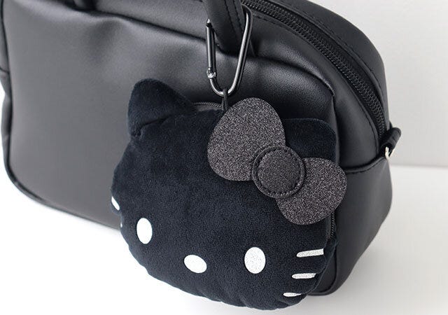 ふわふわフェイスポーチカラビナ付き