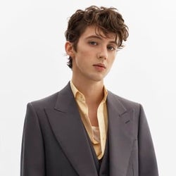 トロイ・シヴァン、10代特有の葛藤を描いた新曲公開