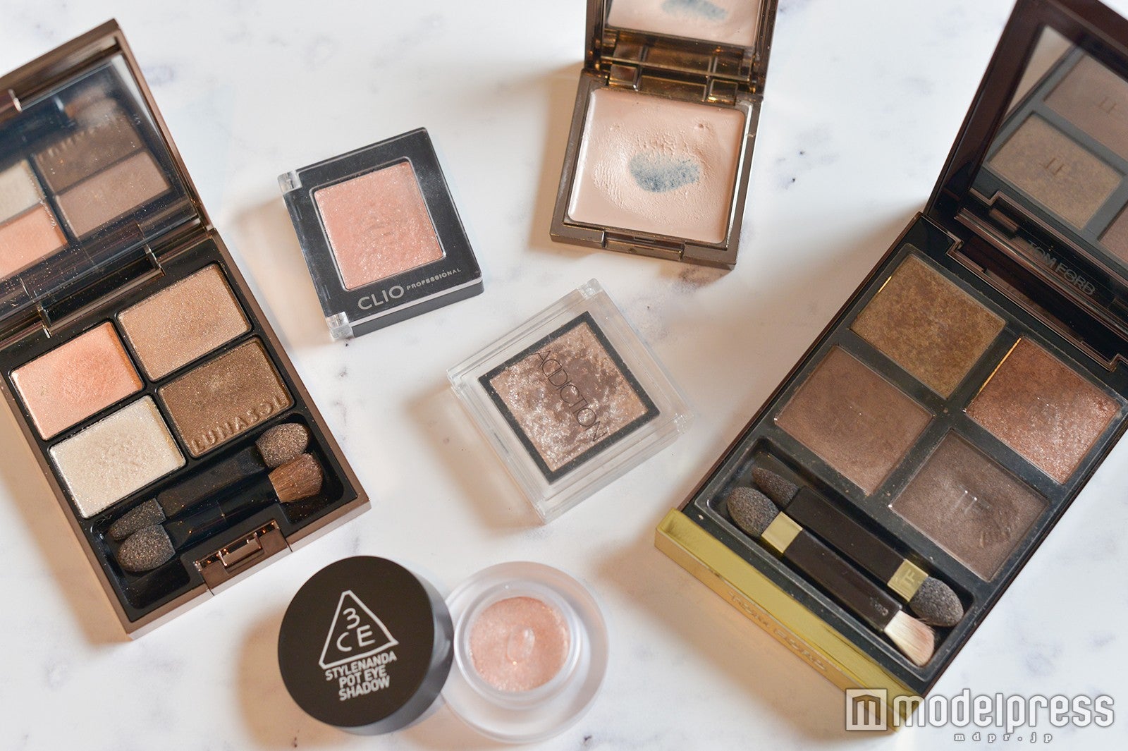 アイシャドウたち（C）モデルプレス
