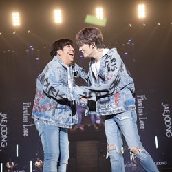 ジェジュン、ツアーファイナルにバナナマン・日村勇紀サプライズ登場
