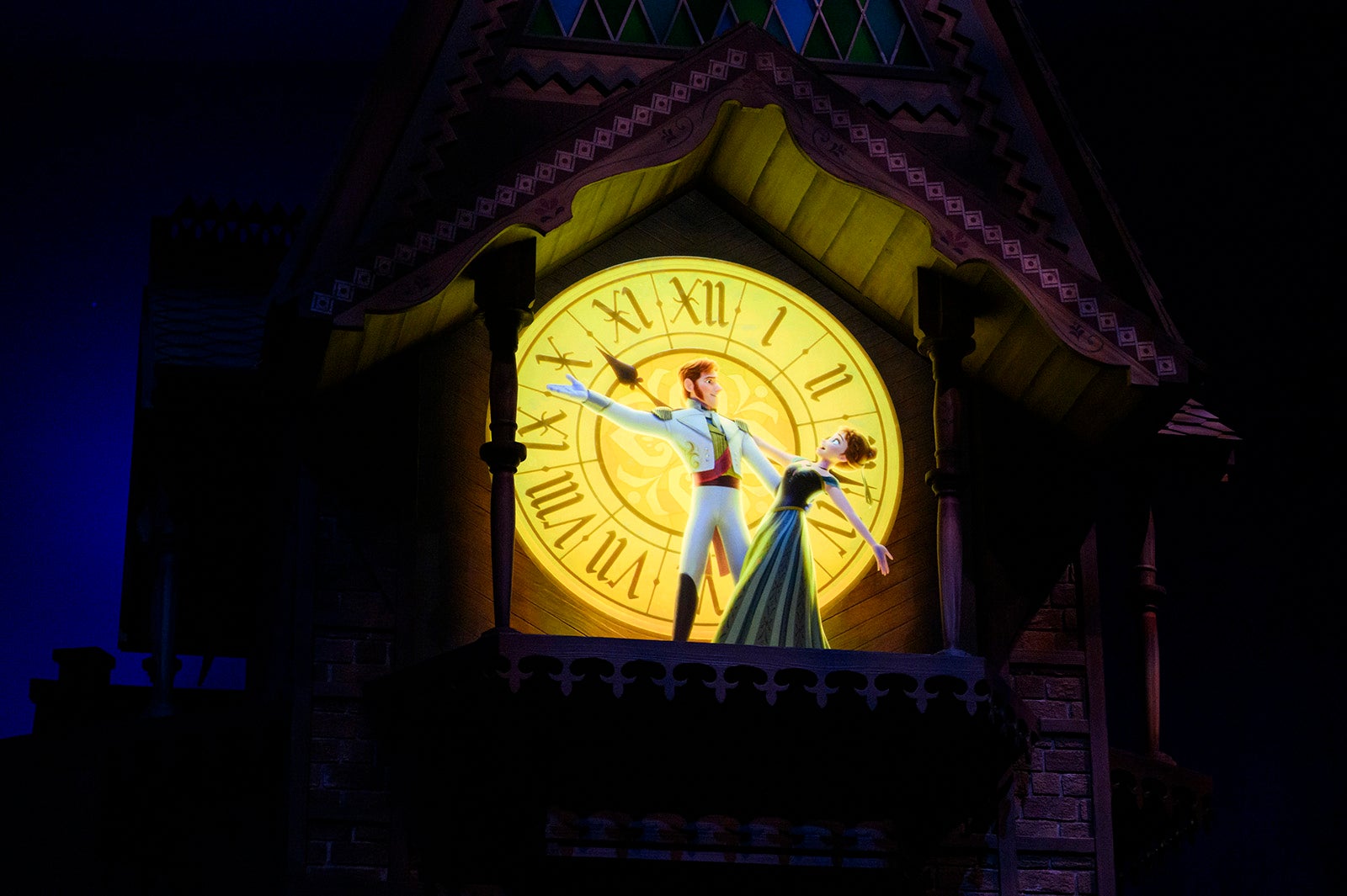 ア「フローズンキングダム」（C）Disney