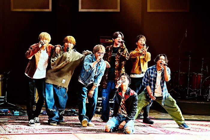 「WEST. 10th Anniversary Live “W”」映画化決定 新たに2曲追加＆全編再編集
