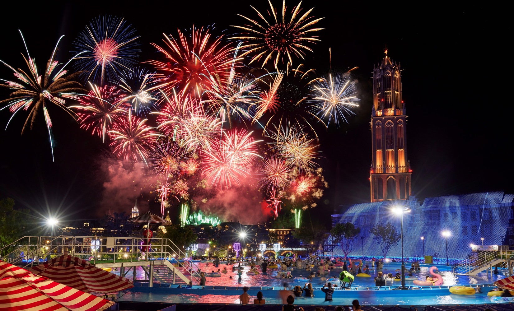 ガーデンプール／画像提供：ハウステンボス