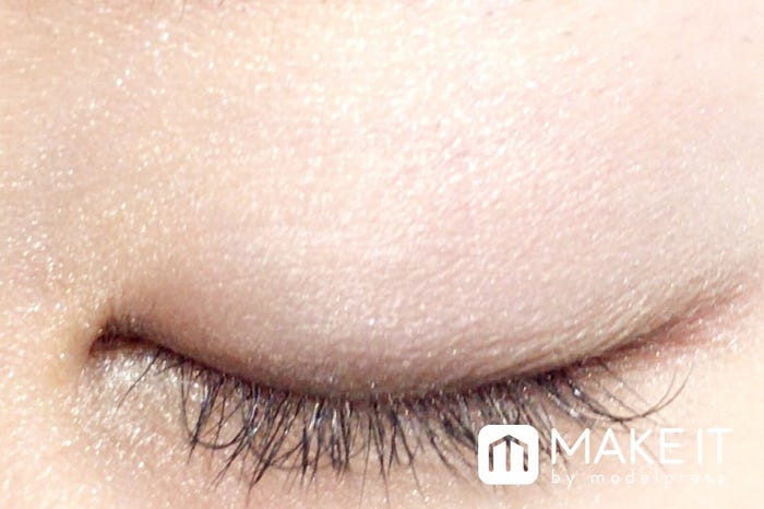 ルナソル/フェザリースモーキーアイズ/02 Smorky Monotone 使用 (C)メイクイット