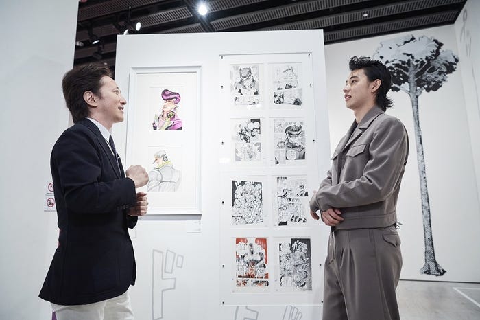 荒木飛呂彦、山崎賢人 (C)2017 映画「ジョジョの奇妙な冒険 ダイヤモンドは砕けない 第一章」製作委員会 (C)LUCKY LAND COMMUNICATIONS/集英社