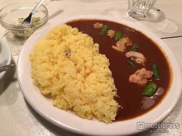 スパイスの効いた「チキンカレー」／photo by Richard, enjoy my life!