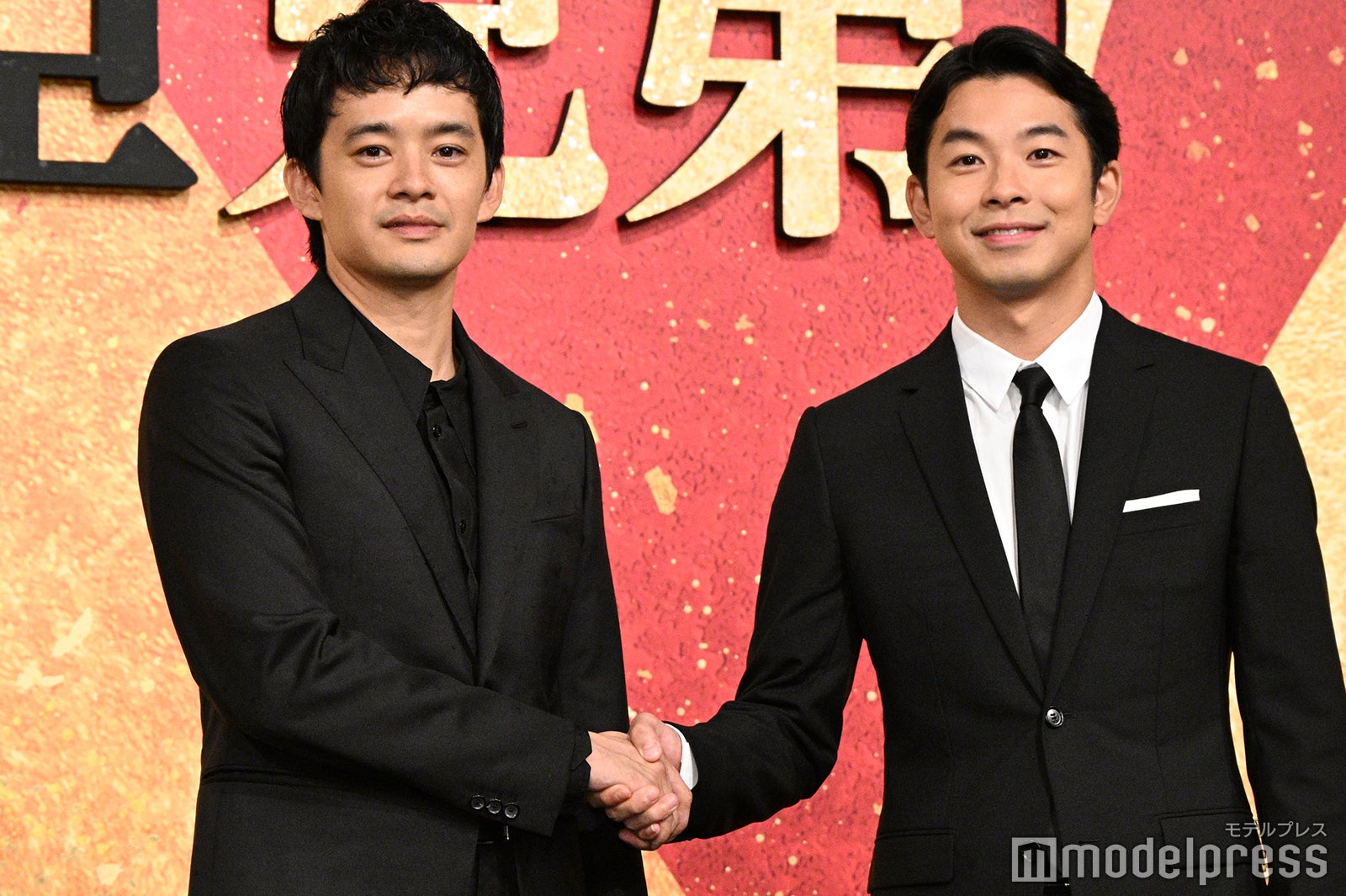 池松壮亮、仲野太賀（C）モデルプレス