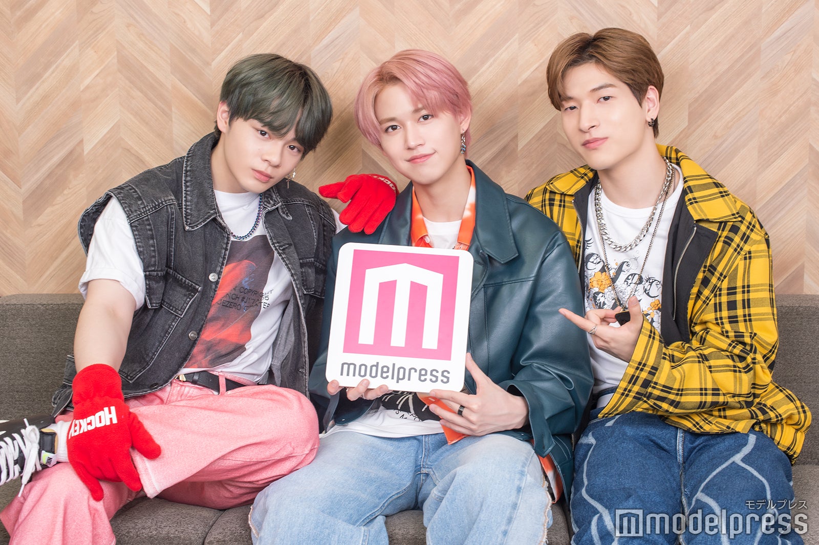 鶴房汐恩、白岩瑠姫、金城碧海（C）モデルプレス