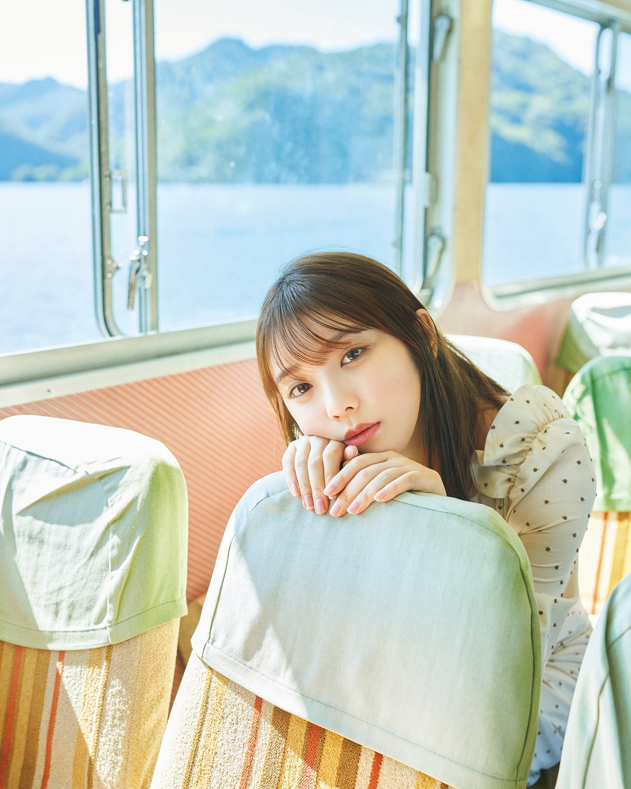 乃木坂46与田祐希、休日デートグラビア披露 ノスタルジックな空気感にドキッ