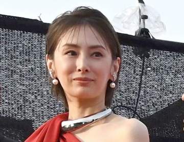 ネット騒然「北川景子様が美しすぎて震えた」神ショート＆凄いドレスで映画祭に現る 女優の本気キタ！北川景子しか着れない一着「神々しい」「ママに見えない」