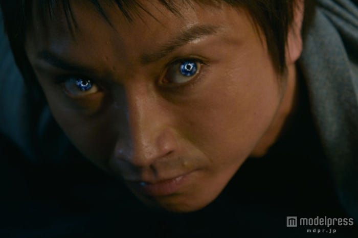 映画「MONSTERZ モンスターズ」(5月30日公開)配給:ワーナー・ブラザース映画/(C)2014「MONSTERZ」FILM PARTNERS