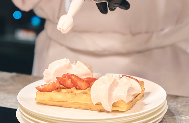 ストロベリーにメロメロ／提供画像