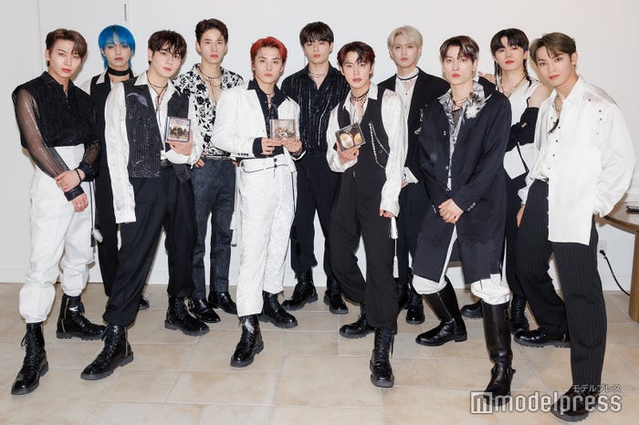 JO1/(左から)川尻蓮、大平祥生、豆原一成、佐藤景瑚、川西拓実、鶴房汐恩、河野純喜、白岩瑠姫、金城碧海、木全翔也、與那城奨(C)モデルプレス