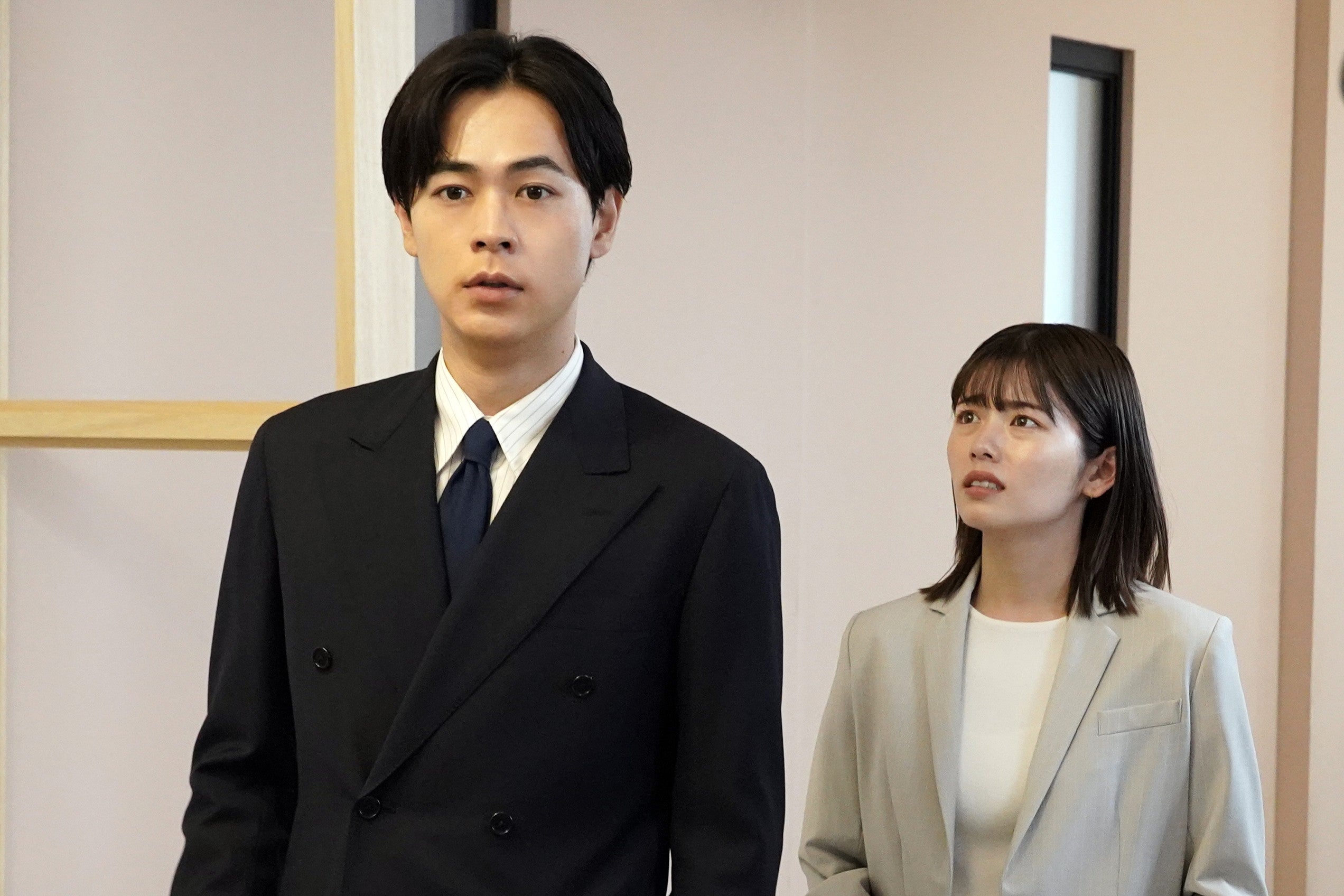 成田凌、小芝風花「転職の魔王様」第5話より（C）カンテレ