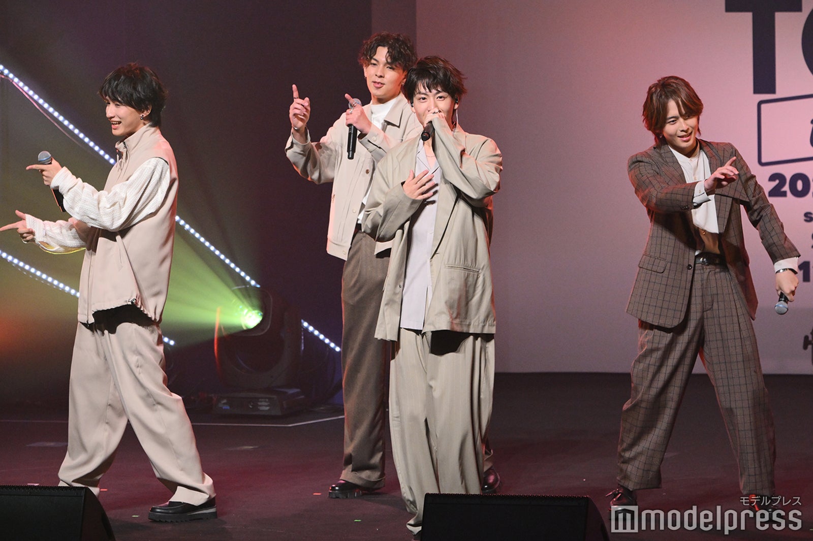 crhug（C）モデルプレス