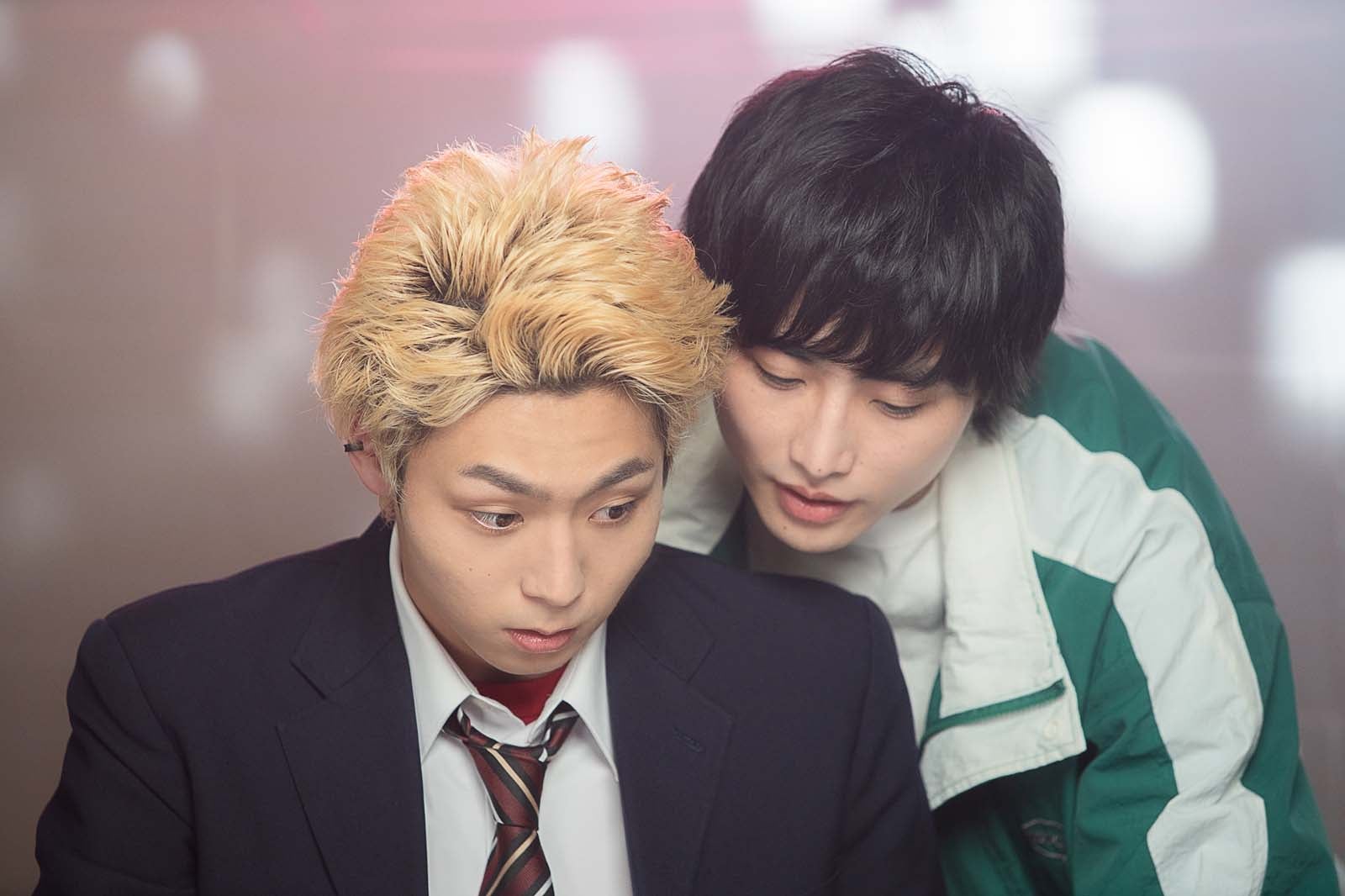 八村倫太郎、岐洲匠「佐原先生と土岐くん」第1話より（C）「佐原先生と土岐くん」製作委員会・MBS